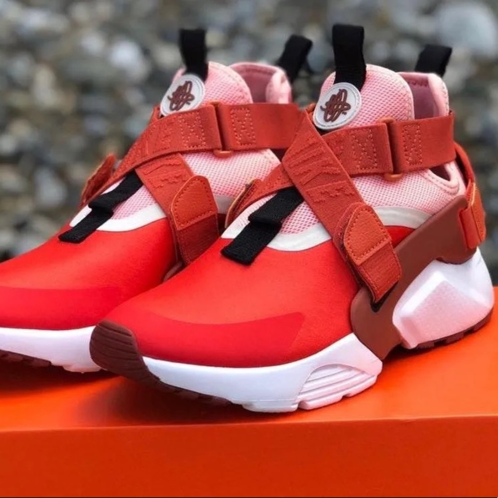 Nike Air Huarache City Habanero Red/Mars Stone - Picture 10 of 10